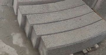 温州芝麻白弧形路牙石