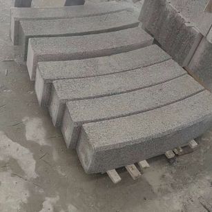 温州芝麻白弧形路牙石